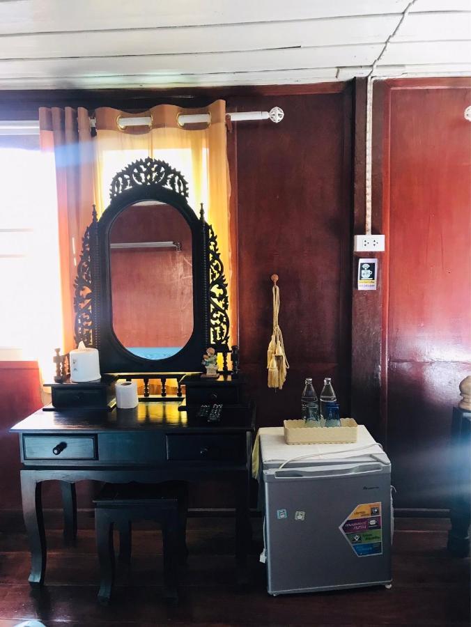 Solarcell Walking Street Homestay - โซล่าเซลล์ถนนคนเดินโฮมสเตย์ Ban Nong Nam Khan Εξωτερικό φωτογραφία