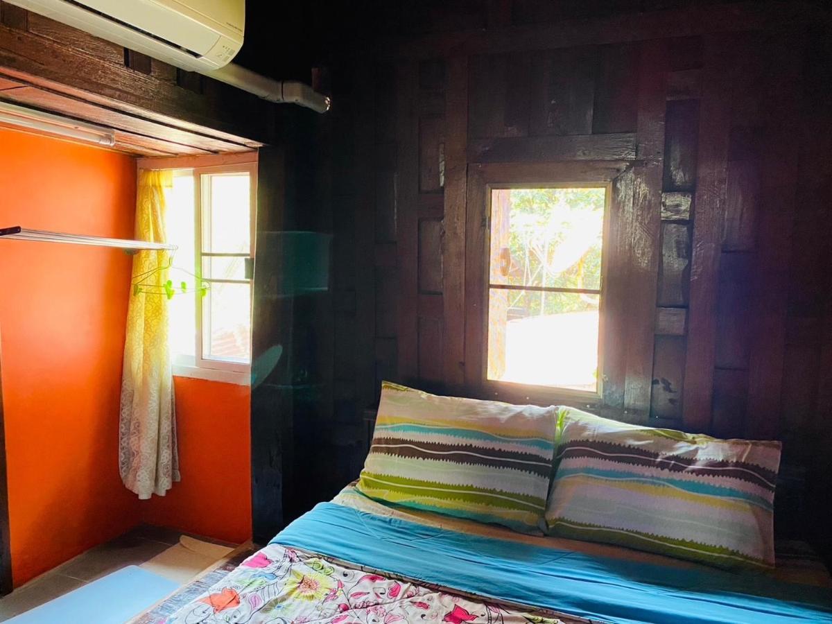 Solarcell Walking Street Homestay - โซล่าเซลล์ถนนคนเดินโฮมสเตย์ Ban Nong Nam Khan Εξωτερικό φωτογραφία