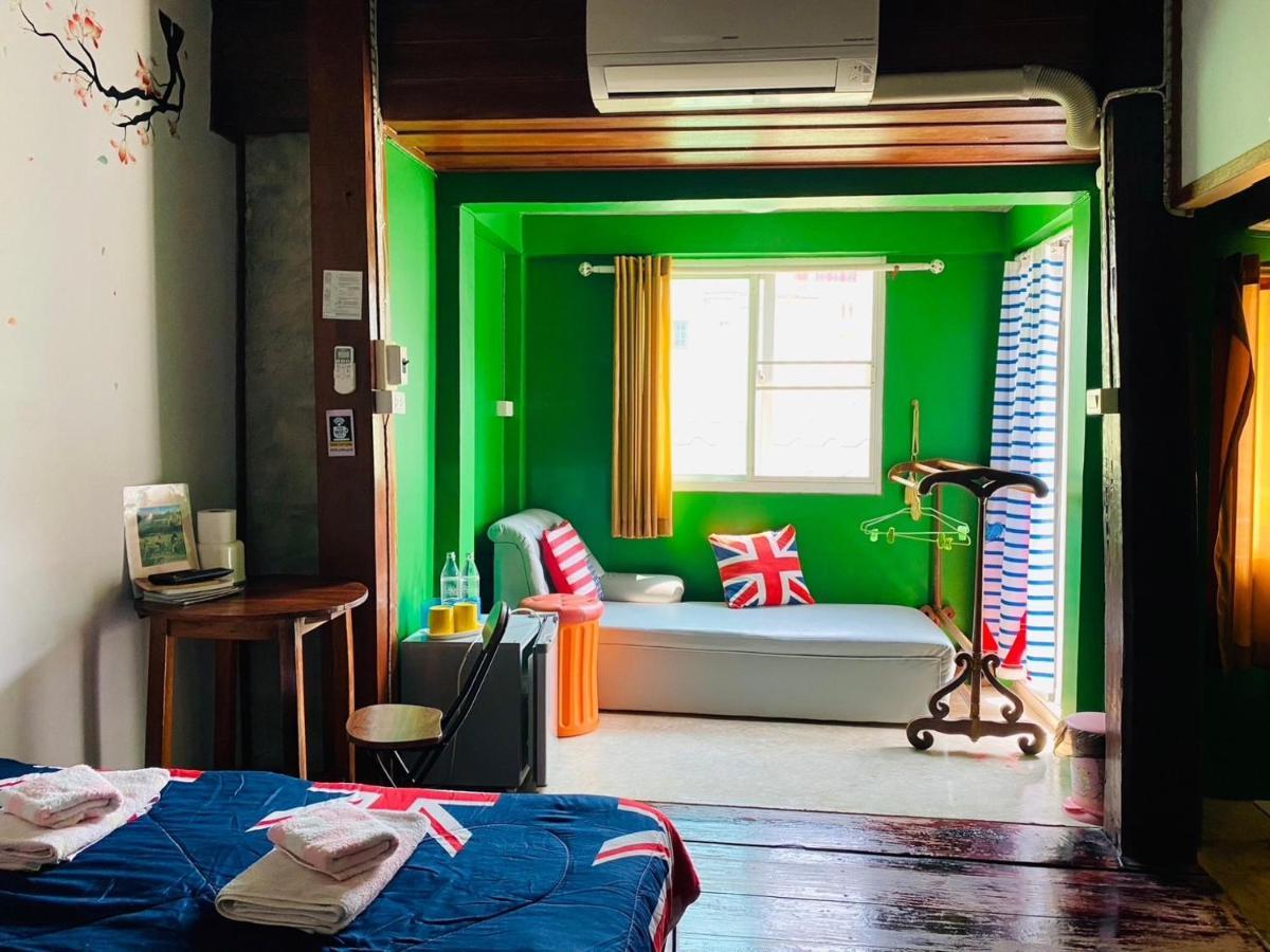 Solarcell Walking Street Homestay - โซล่าเซลล์ถนนคนเดินโฮมสเตย์ Ban Nong Nam Khan Εξωτερικό φωτογραφία